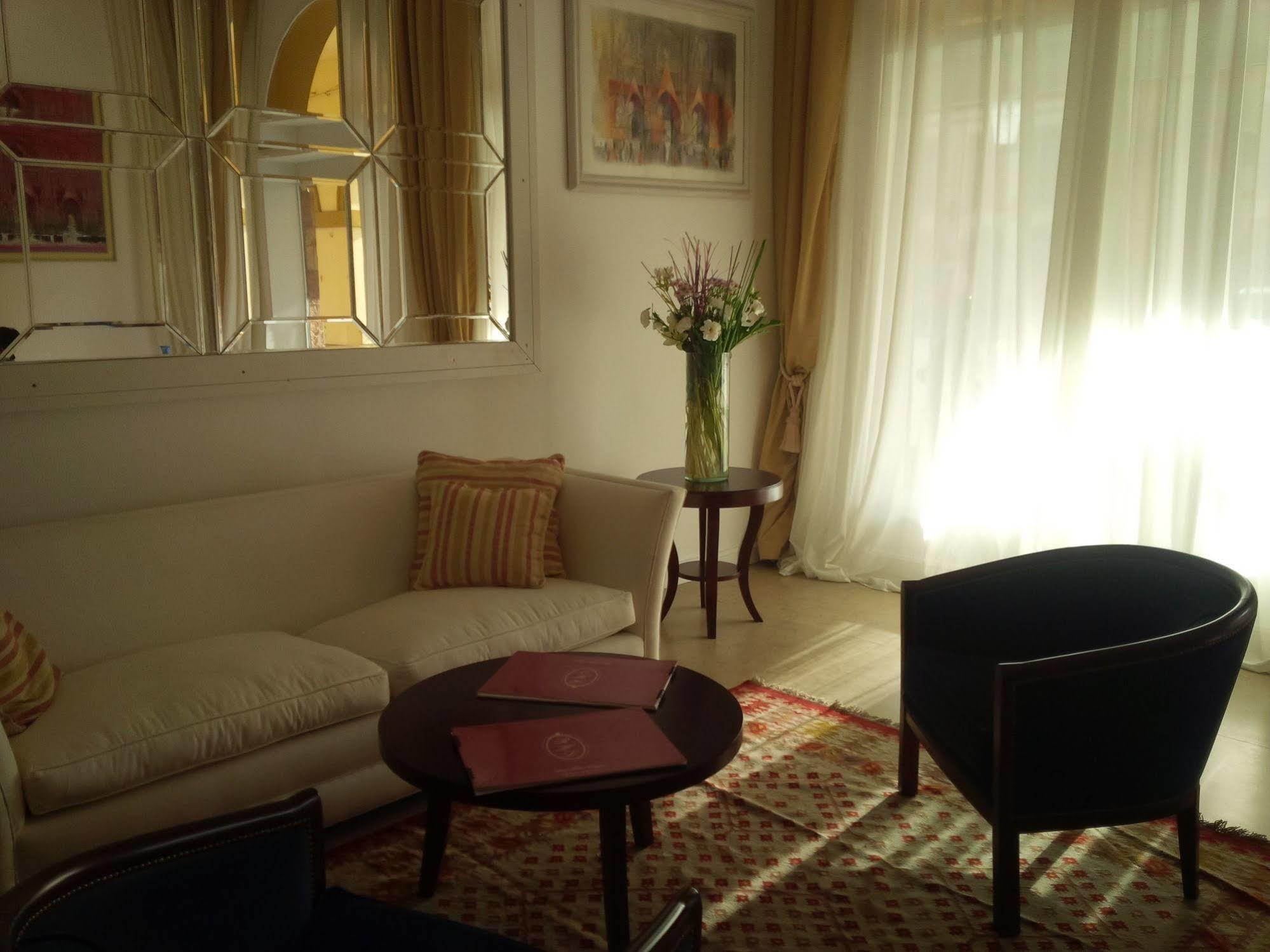 Real Hotel Lujan Eksteriør bilde