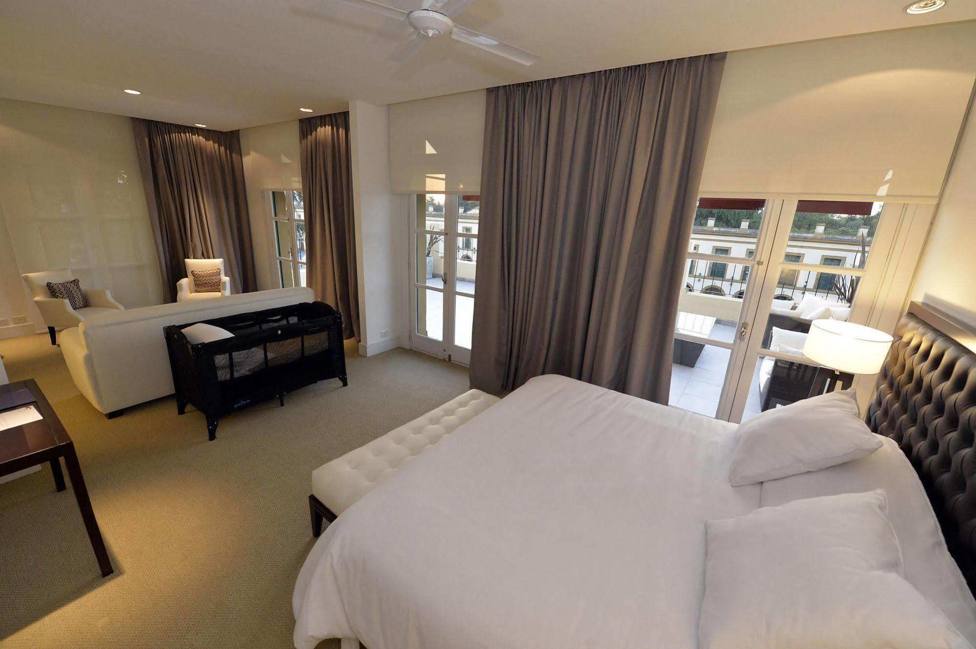 Real Hotel Lujan Eksteriør bilde